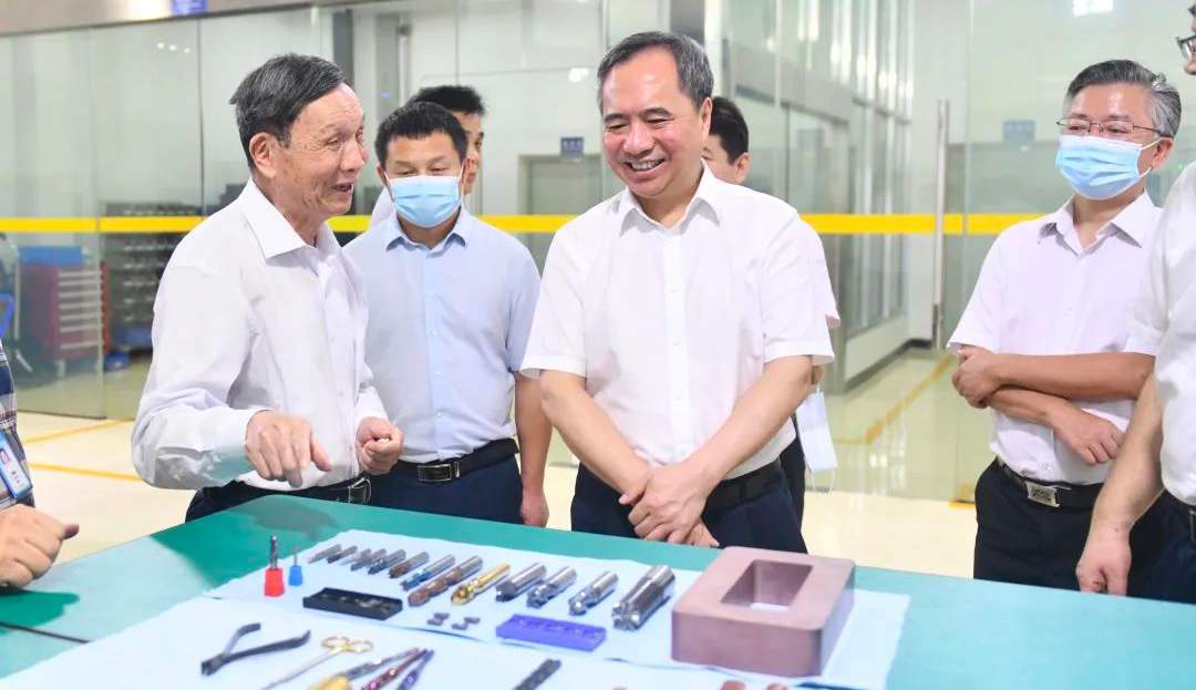 王成：推动先进有色金属材料产业做大做强